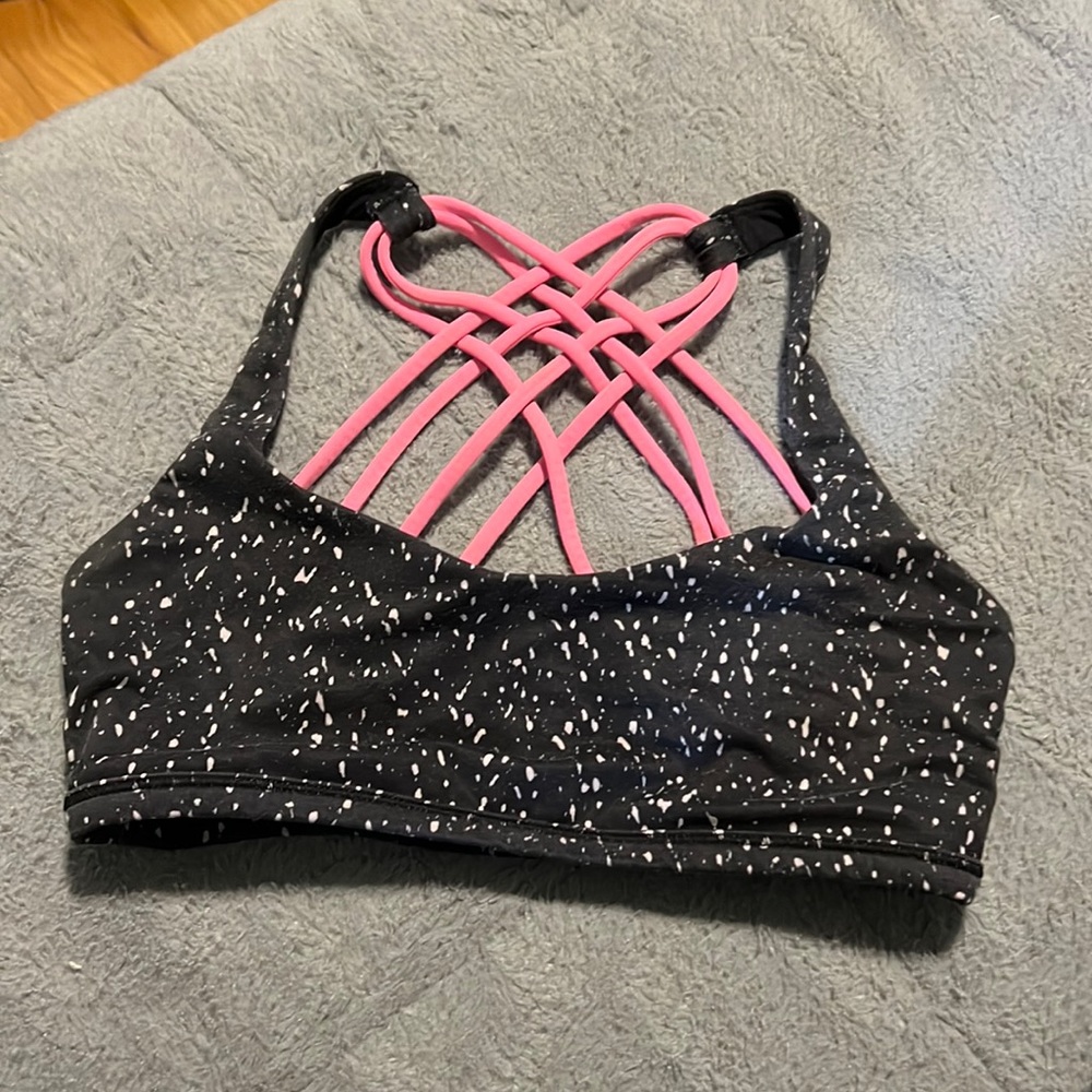 Lululemon sports bra